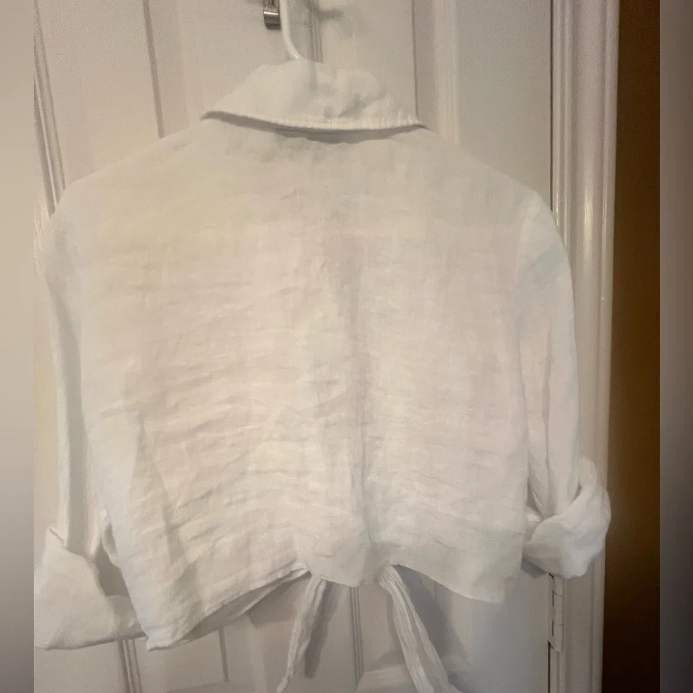 Zara Cropped White Button-Up Tie Front Shirt. Size small - Picture 3 of 3
